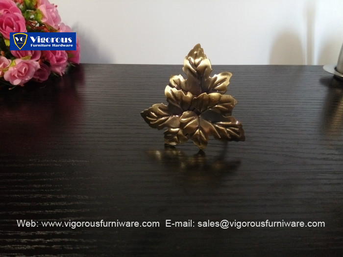 vigorous-tableware-leaves-antique-brass-plating-napkin-ring-napkin-holder-8