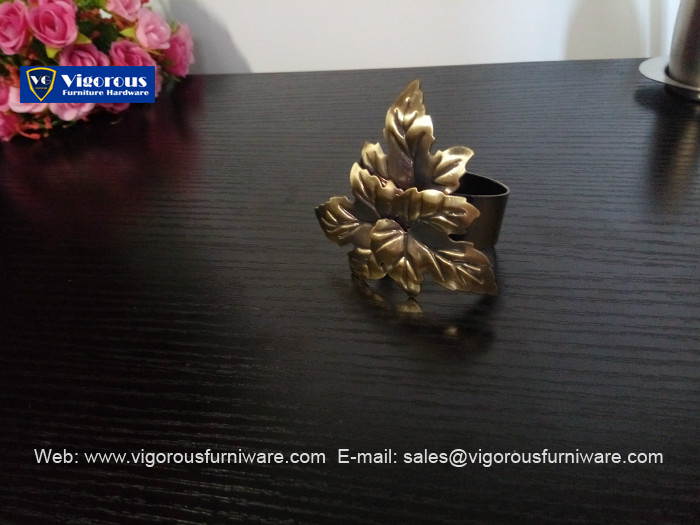 vigorous-tableware-leaves-antique-brass-plating-napkin-ring-napkin-holder-9