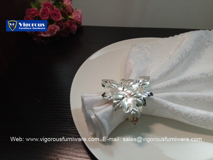 vigorous-tableware-leaves-nickel-plating-napkin-ring-napkin-holder-1