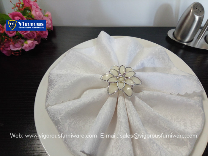 vigorous-tableware-white-flower-napkin-ring-napkin-holder-1