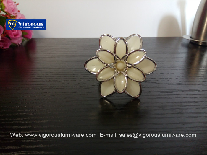 vigorous-tableware-white-flower-napkin-ring-napkin-holder-7