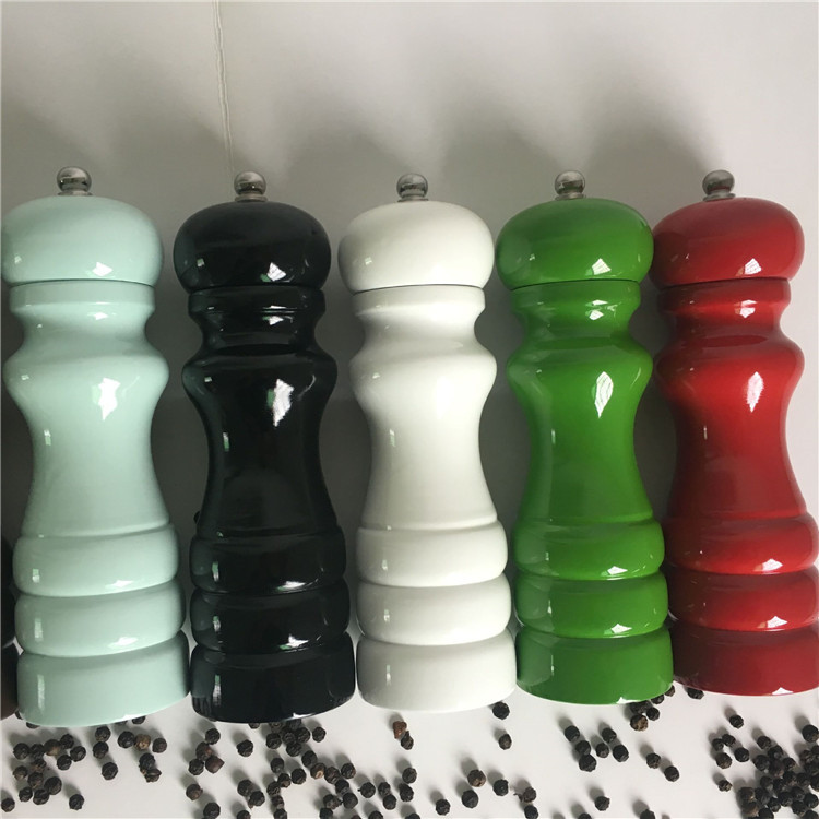 black white pepper mills 2