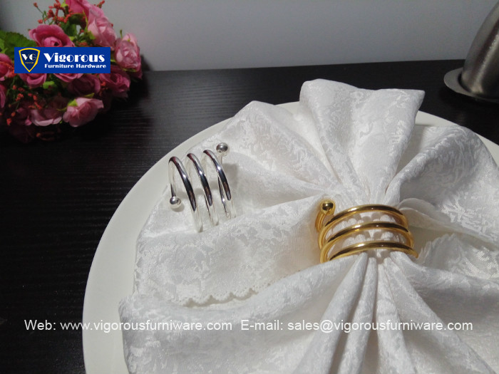 metal-tableware-gold-and-silver-finish-napkin-ring-napkin-holder-1