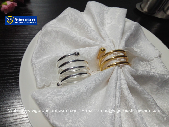 metal-tableware-gold-and-silver-finish-napkin-ring-napkin-holder-2