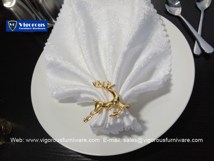metal-tableware-gold-color-reindeer-napkin-ring-napkin-holder-3