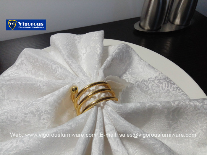 metal-tableware-gold-finish-napkin-ring-napkin-holder-5