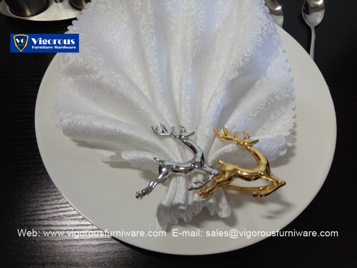 metal-tableware-silver-and-gold-color-reindeer-napkin-ring-napkin-holder-1