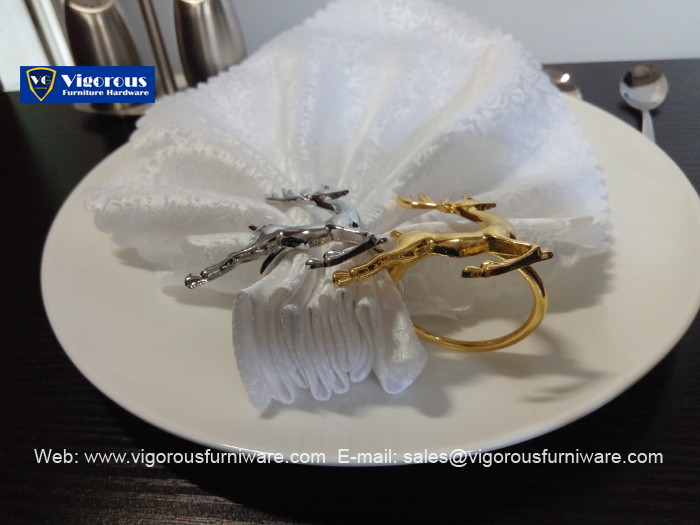 metal-tableware-silver-and-gold-color-reindeer-napkin-ring-napkin-holder-2