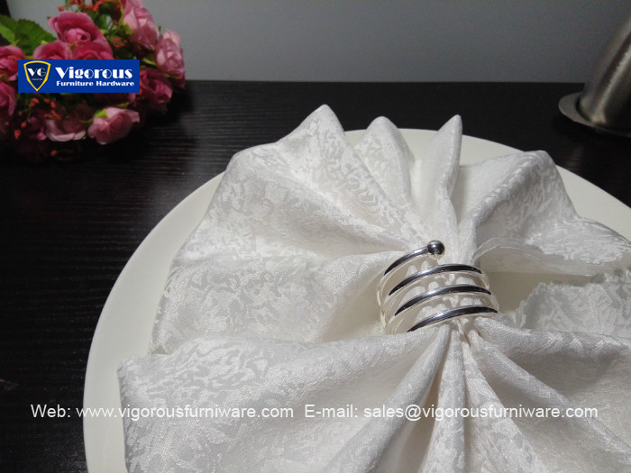 metal-tableware-silver-finish-napkin-ring-napkin-holder-2