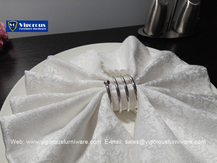 metal-tableware-silver-finish-napkin-ring-napkin-holder-3