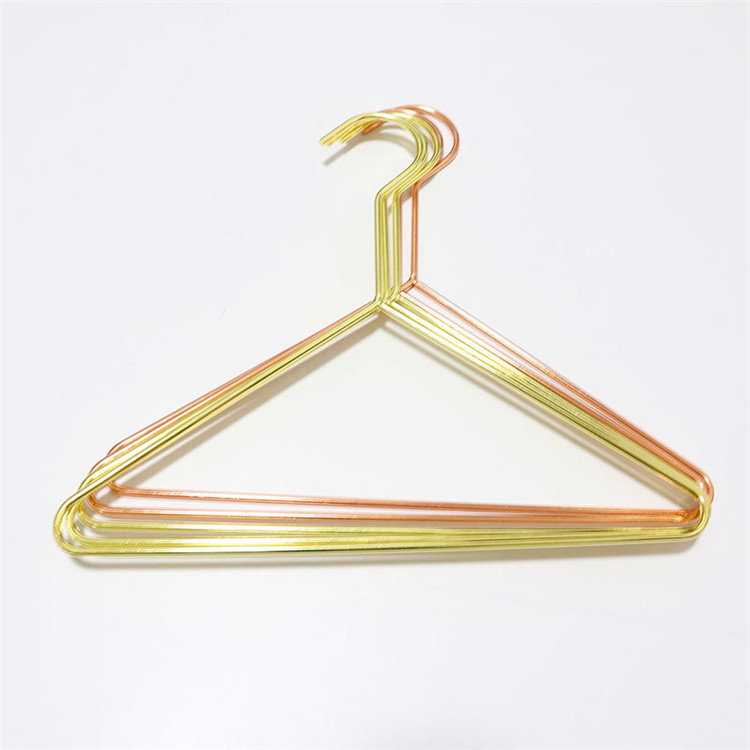 retail hangers (1)
