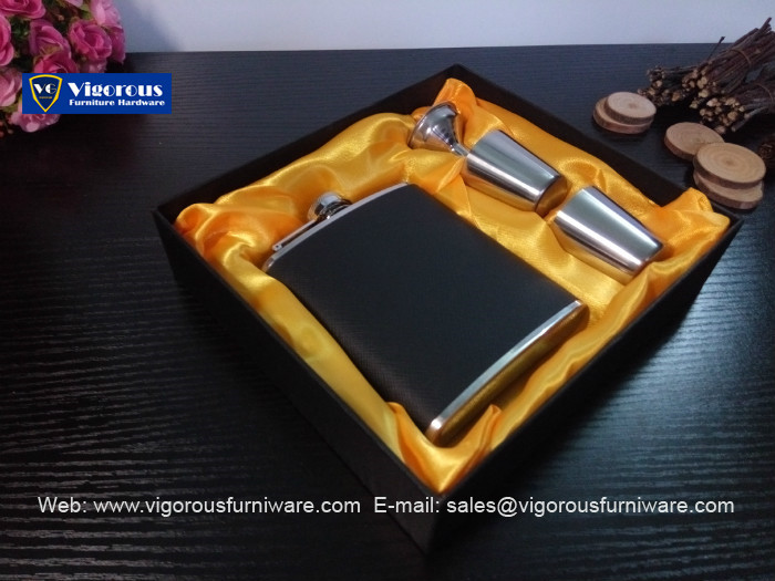 shenzhen Vigorous manufacture of 4oz 5oz 6oz 7oz 8oz S.S.food grade hip flask96