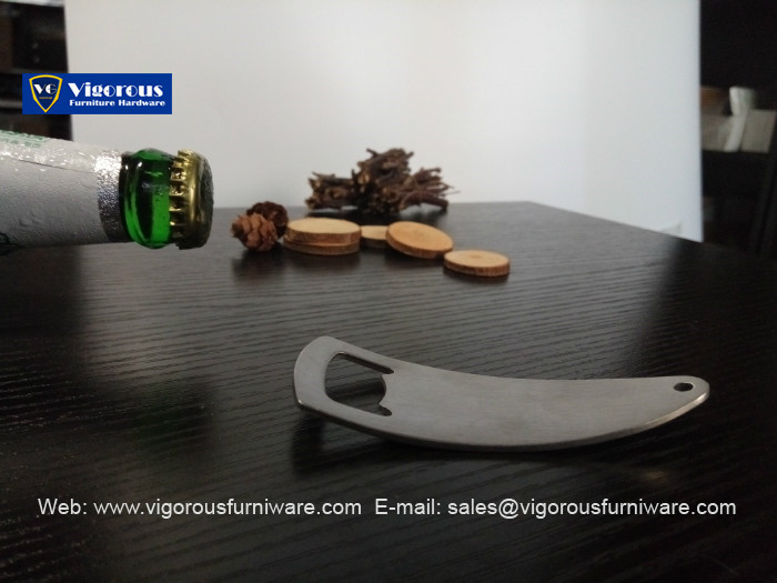 shenzhen-vigorous-manufacture-of-stainless-steel-s-s-oem-custom-bear-opener09